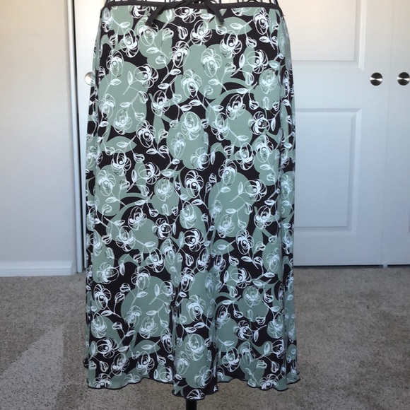 Max Studio Mini Skirt - Picture 1 of 8